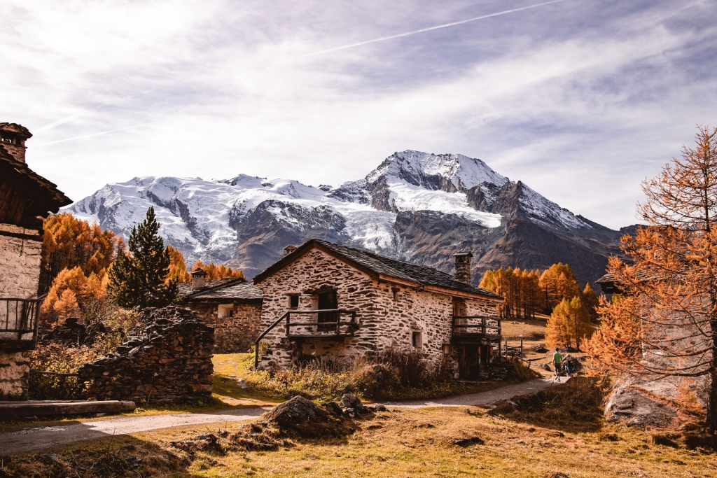 S'installer dans les Alpes en 2026 : les nouveaux enjeux de la mobilité durable